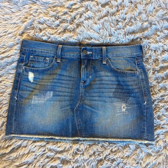 Old Navy Dresses & Skirts - 😍5/$20 ! Old Navy distressed denim mini skirt sz 8